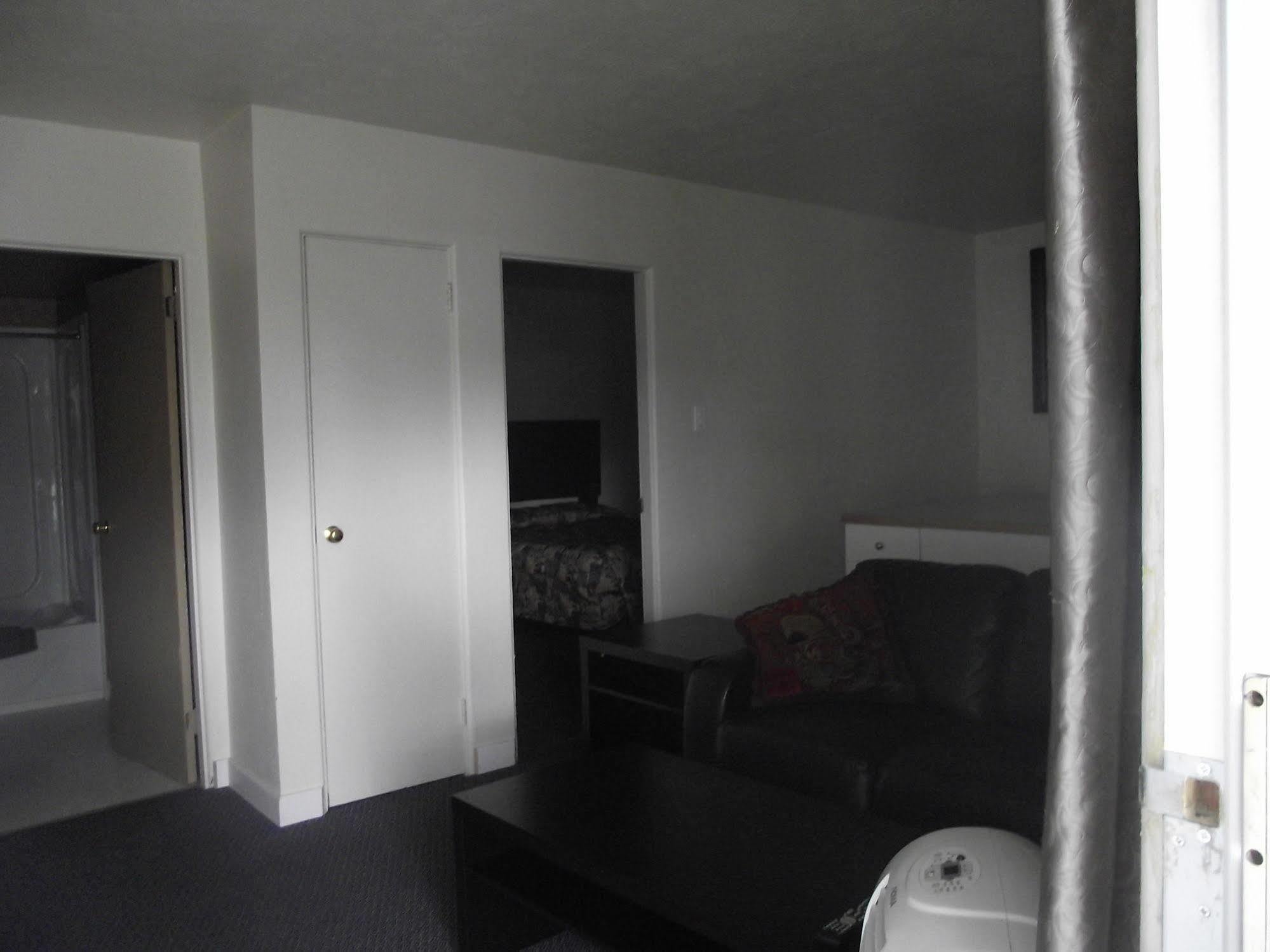 Stratford Motel Whitehorse Exteriör bild