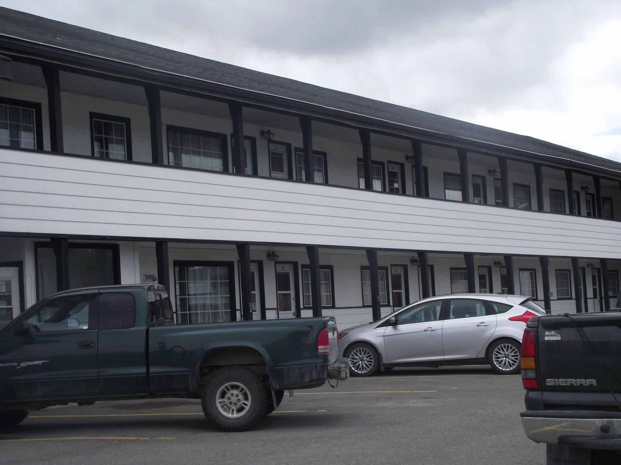 Stratford Motel Whitehorse Exteriör bild